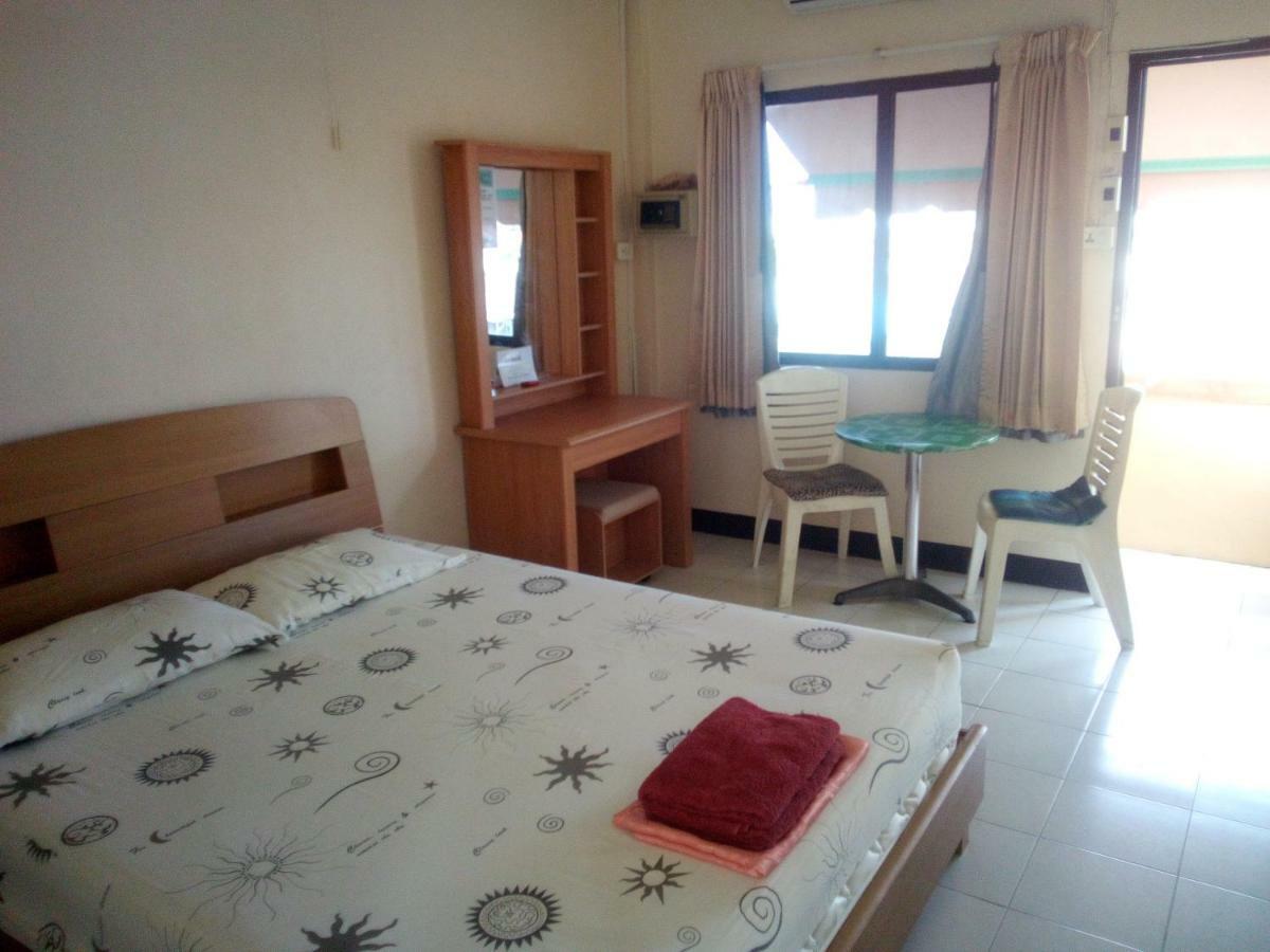 M & A Guesthouse Hua Hin Exteriör bild