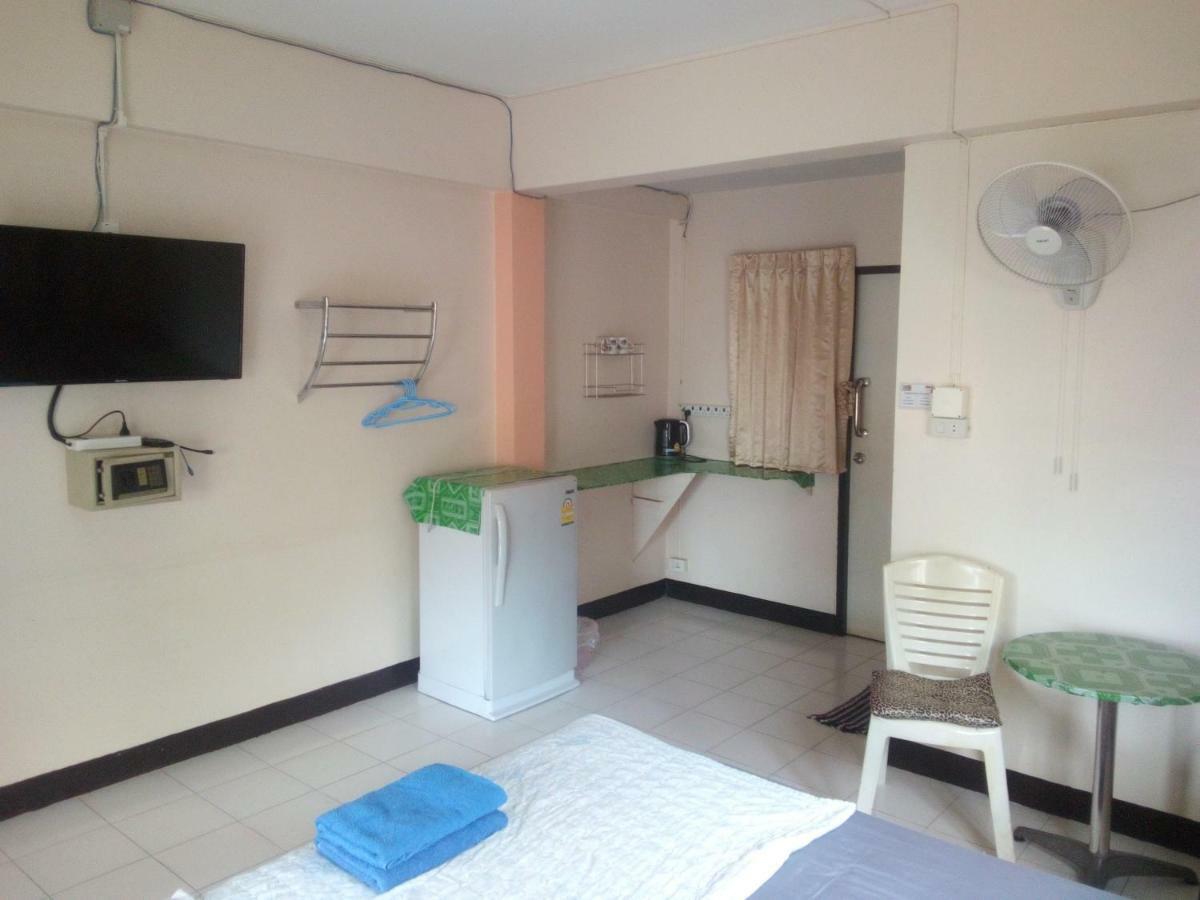 M & A Guesthouse Hua Hin Exteriör bild