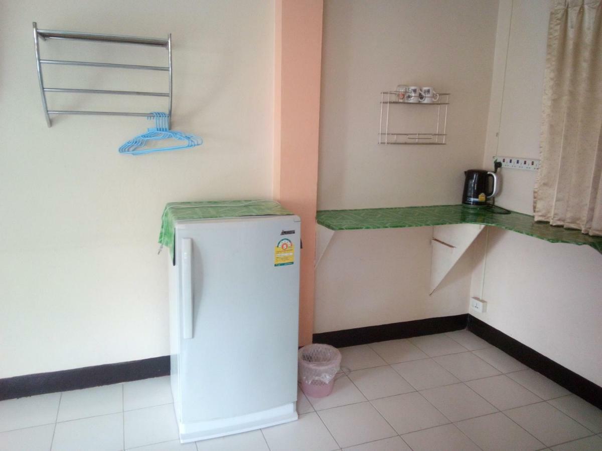 M & A Guesthouse Hua Hin Exteriör bild