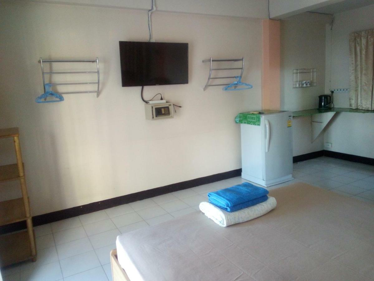 M & A Guesthouse Hua Hin Exteriör bild